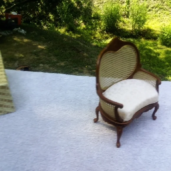 JBM Walnut Cane Settee/Loveseat Couch dollhouse miniature 1:12 scale - Picture 6 of 9